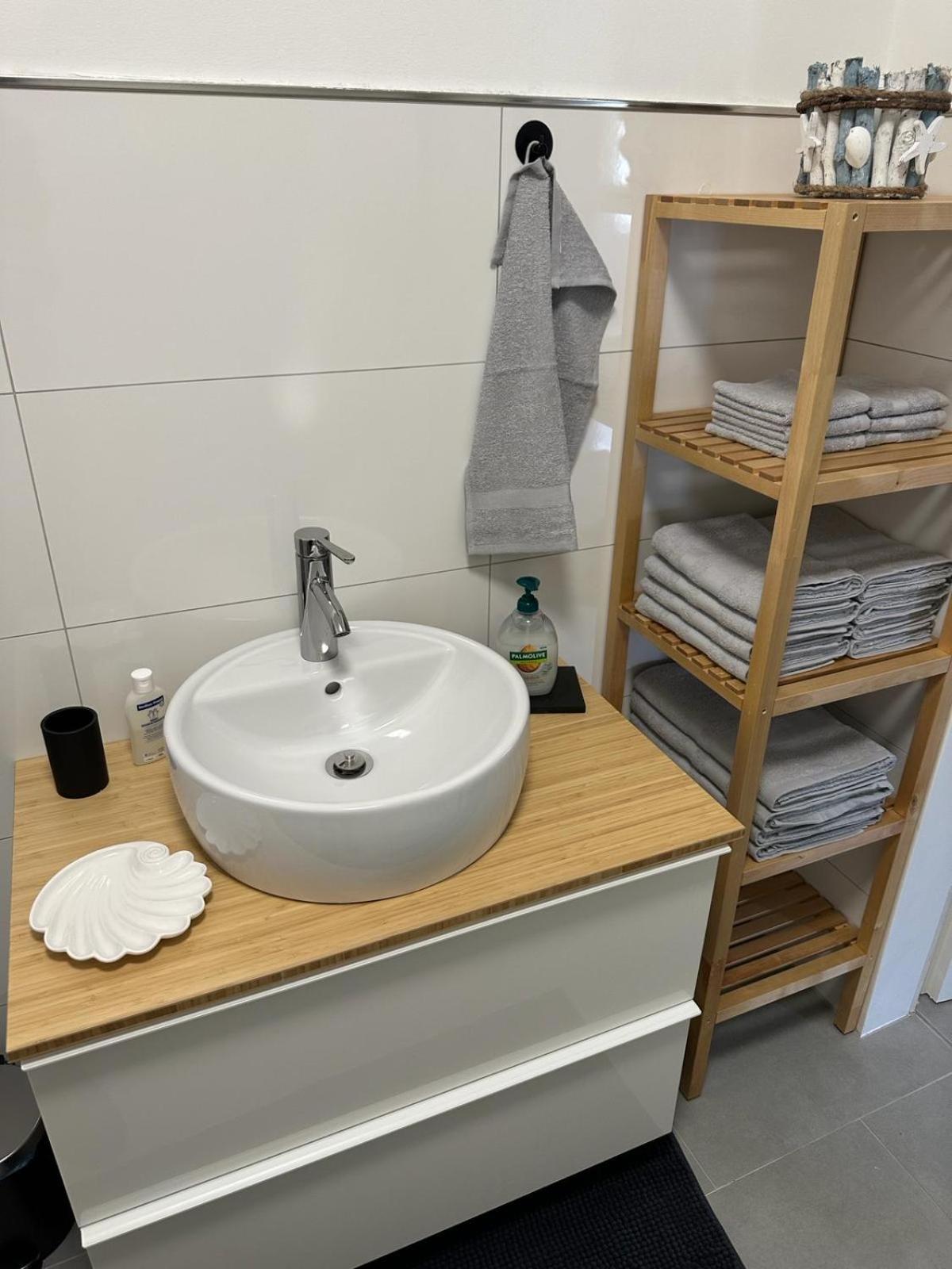 One100 I Appartement Lange Auszeit เบรเมอร์ฮาเฟิน ภายนอก รูปภาพ