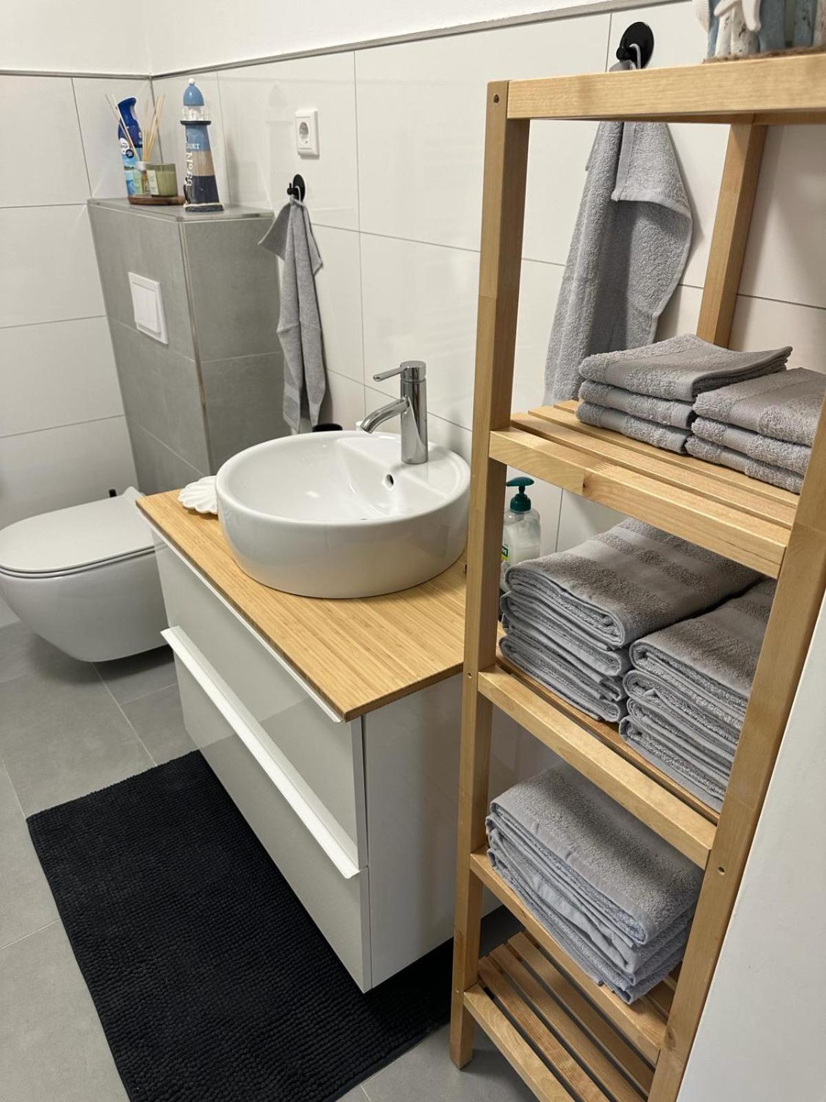 One100 I Appartement Lange Auszeit เบรเมอร์ฮาเฟิน ภายนอก รูปภาพ